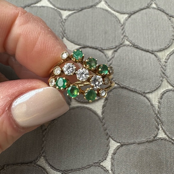 14 carat gold Emerald and diamond cocktail ring - Picture 2 of 8